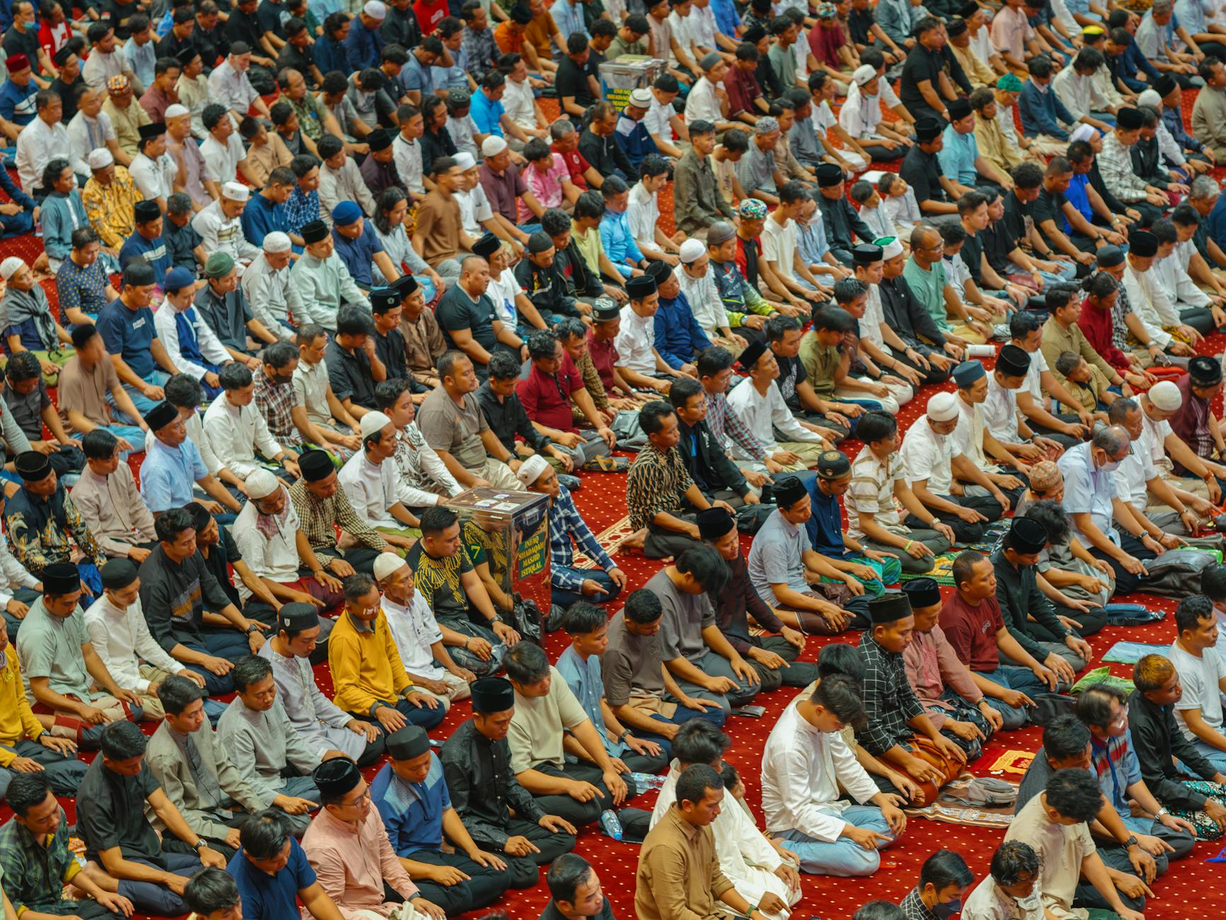 Liferaft untuk keselamatan kapal yang memerlukan perawatan rutin dan jasa service liferaft di Jakarta untuk memastikan kesiapannya dalam situasi darurat